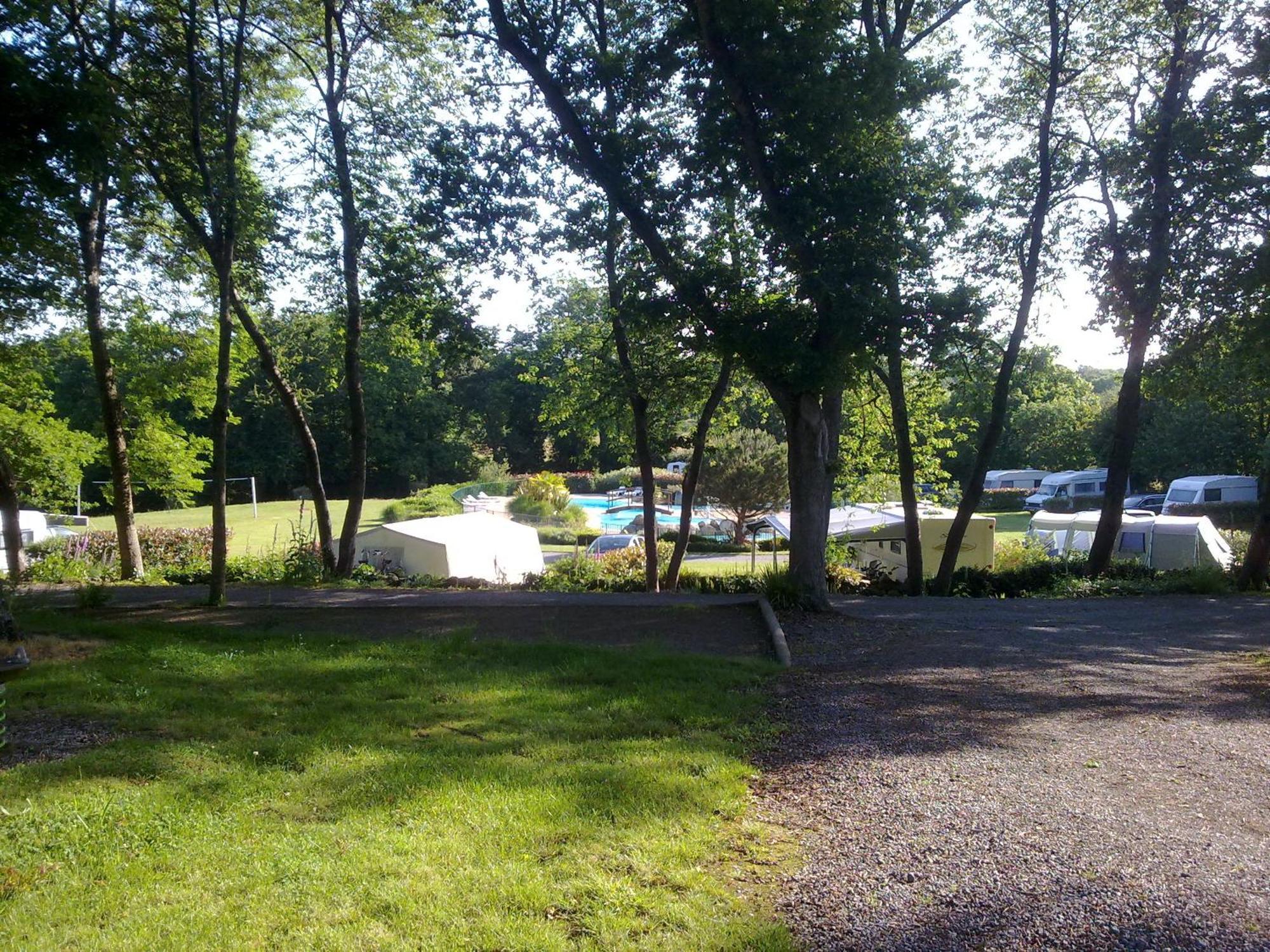 Camping Le Balcon De La Baie Saint-Marcan Exterior photo